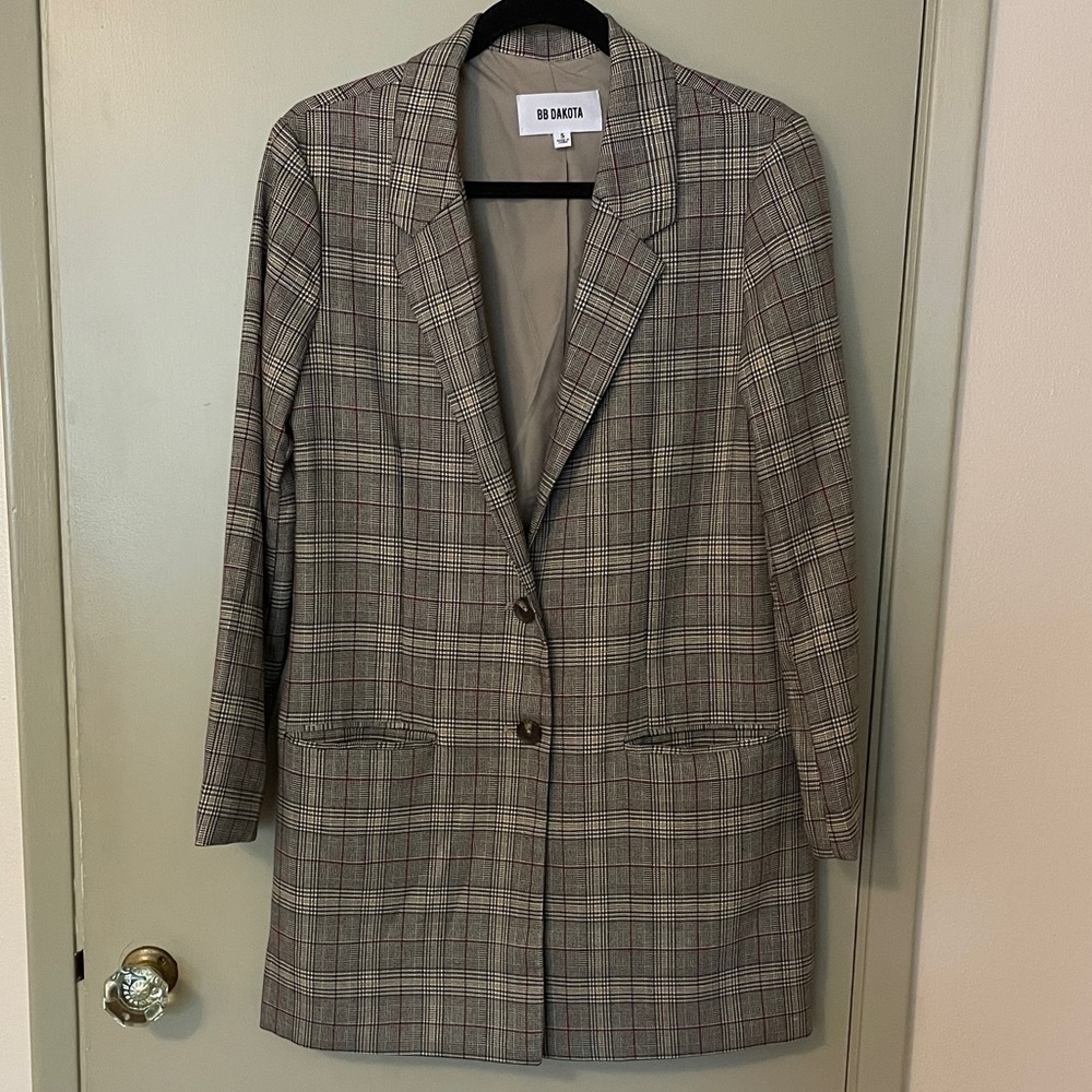 Light jacket size small for casual or dress. New.
